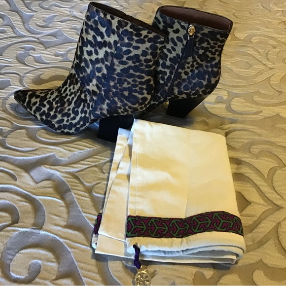 NEW TORY BURCH LEOPARD PRINT CALF HAIR ANKLE BOOT, leather, Size 7, - Picture 3 of 10